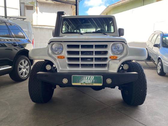 TROLLER T4 2.8 TETO RÍGIDO 12V TURBO INTERCOOLER DIESEL 2P MANUAL
